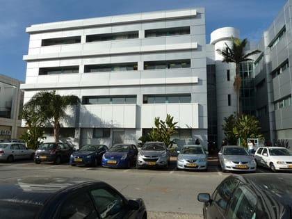 משרדים להשכרה באור יהודה - בית איי.בי.סי