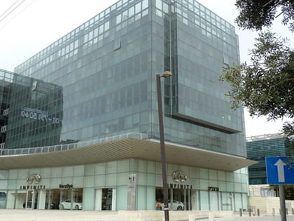 אולמות תצוגה - בית משכית בהרצליה פיתוח