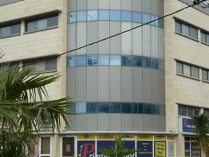 אולמות תצוגה ומשרדים - בניין הייטק בנשר