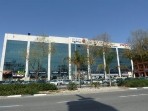 אולמות תצוגה בנתניה - בית עוגן ישן