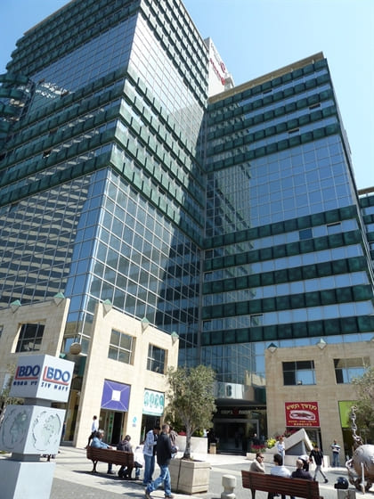 אולמות תצוגה בתל אביב - בית אמות ביטוח