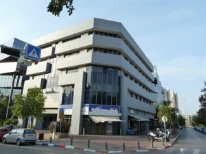 אולמות תצוגה בתל אביב - מרכז מסחרי 6