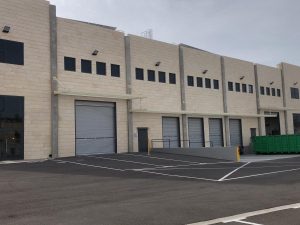 מחסן ומשרדים עם חצר תפעולית ענקית